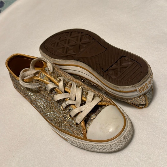 ALL * STAR - size 8 - Silver w/ gold sequins. - Picture 3 of 5